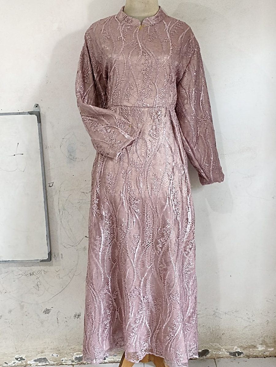 Dress brukat — karya Penjahit Mouphe